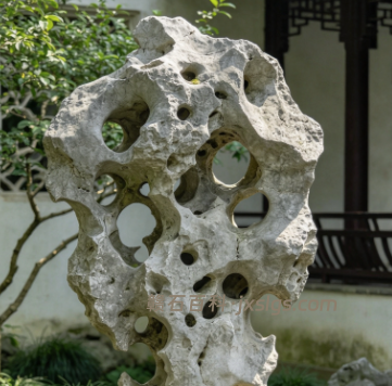 黑山石与太湖石庭院造景摄影对比,小院选材搭配教程