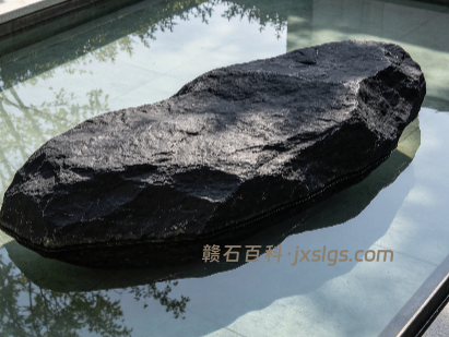 黑山石凭什么成为庭院新宠？耐看、多变、省钱、有文化