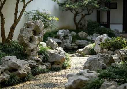 南昌青云谱石材城 经开区景观石堆场 假山鱼池石材怎么挑