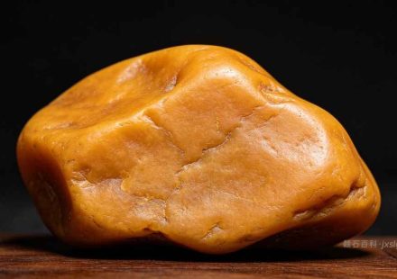 黄蜡石现在多少钱一吨？原石、雕件、奇石最新行情一次讲清