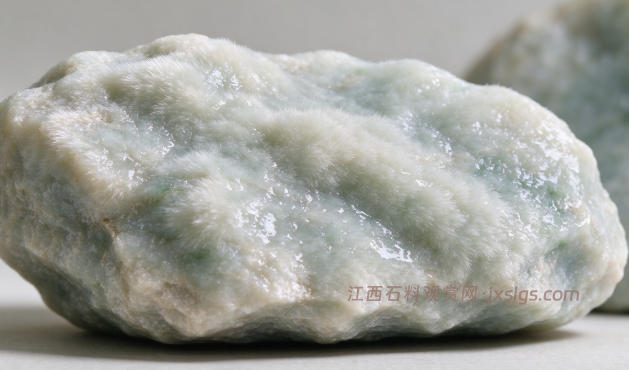 毛绒石值钱吗