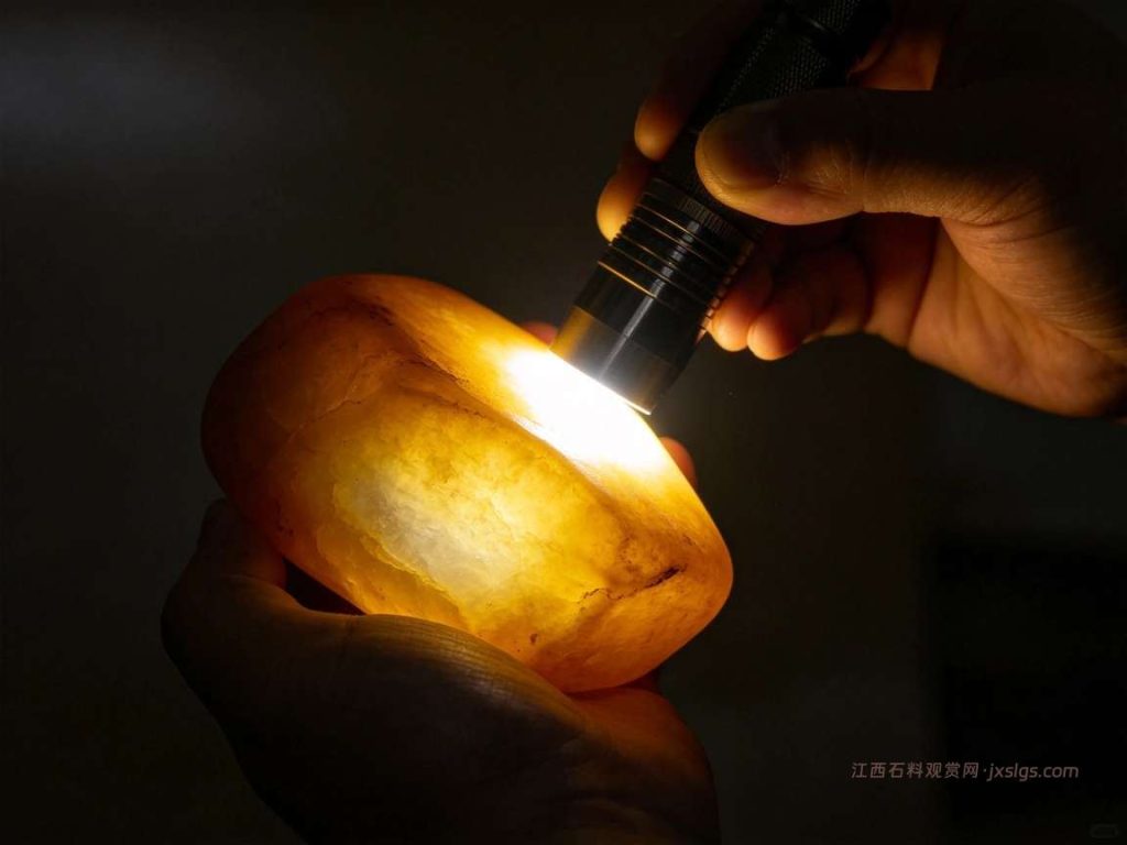 黄蜡石打灯