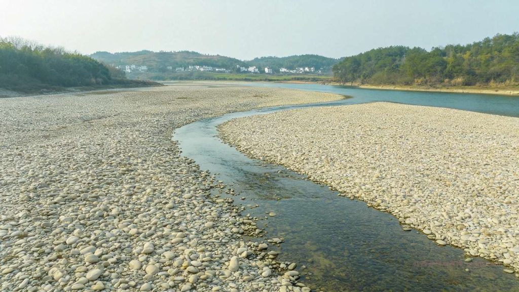 赣江中游捡石